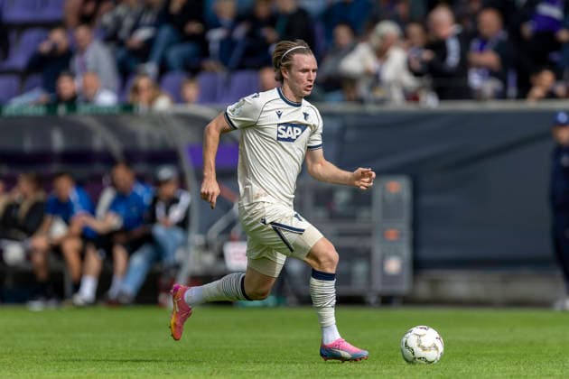 GER, Aue, Fussball, DFB-Pokal, 1. Hauptrunde, FC Erzgebirge Aue vs. TSG 1899 Hoffenheim im Bild v.l.: Patrick Wimmer (TSG Hoffenheim 08), Aktion mit Ball 22.08.2026, EINS Erzgebirgsstadion Aue DFB REGULATIONS PROHIBIT ANY USE OF PHOTOGRAPHS AS IMAGE SEQUENCES AND OR QUASI-VIDEO, *** GER, Aue, Soccer, DFB Cup, 1st Round, FC Erzgebirge Aue vs. TSG 1899 Hoffenheim (pictured, from left): Patrick Wimmer (TSG Hoffenheim 08), in action with the ball, August 22, 2026, EINS Erzgebirgsstadion Aue. DFB regulations prohibit any use of photographs as image sequences and or quasi-video, Copyright: HMBxMedia PaulxFritz