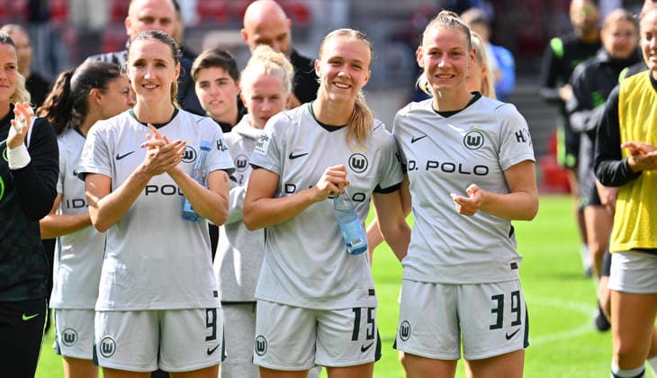 22.08.2026 - Fussball - Saison 2026 2027 - 1. Google Pixel Frauen Bundesliga - 01. Spieltag: 1. FC Nürnberg FCN ( Club Clubfrauen ) - VfL Wolfsburg - Sportfoto Zink - xwoxzix - Lara Prasnikar (9, VfL Wolfsburg ) Weronika Arasniewicz (15, VfL Wolfsburg ) Sarai Linder (39, VfL Wolfsburg ) nach Spielende *** August 22, 2026 Soccer Season 2026–2027 1 Google Pixel Women’s Bundesliga Matchday 1 FC Nuremberg (FCN) Club Women’s Team VfL Wolfsburg Sports Photo by Zink xwoxzix Lara Prasnikar 9, VfL Wolfsburg Weronika Arasniewicz 15, VfL Wolfsburg Sarai Linder 39, VfL Wolfsburg after the game