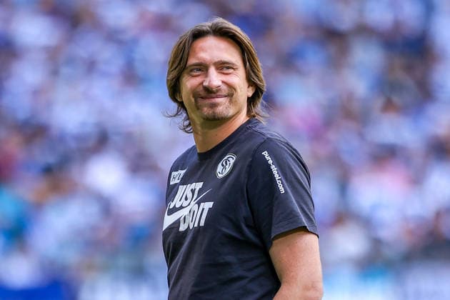 2026.08.22, xkwix, Fußball, DFB-Pokal, MSV Duisburg - SV Elversberg, Schauinsland-Reisen-Arena, 1.Runde, Saison 2026 2027: Vincent Wagner (SV Elversberg Trainer) laechelnd DFB regulations prohibit any use of photographs as image sequences and or quasi-video. Photo: xKamilxWilkowskixPressefotoKochx Nordrhein-Westfalen Deutschland *** August 22, 2026, xkwix, Soccer, DFB Cup, MSV Duisburg vs. SV Elversberg, Schauinsland Reisen Arena, Round 1, 2026–2027 season Vincent Wagner, SV Elversberg coach, smiling. DFB regulations prohibit any use of photographs as image sequences and or quasi-video. Photo: xKamilxWilkowskixPressefotoKochx, North Rhine-Westphalia, Germany