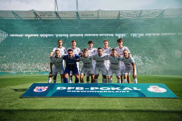 DFB-Pokal: Lüneburger SK - SV Werder Bremen, 22.08.2026 Mannschaftsbild Lüneburger SK; Fußball, DFB-Pokal, 1. Runde: Lüneburger SK vs. SV Werder Bremen am 22.08.2026 im Millerntor-Stadion, Hamburg DFB REGULATIONS PROHIBIT ANY USE OF PHOTOGRAPHS AS IMAGE SEQUENCES AND OR QUASI-VIDEO. *** DFB Cup: Lüneburger SK vs. SV Werder Bremen, August 22, 2026; Team photo of Lüneburger SK soccer, DFB Cup, First Round: Lüneburger SK vs. SV Werder Bremen on August 22, 2026, at Millerntor Stadium, Hamburg. DFB regulations prohibit any use of photographs as image sequences and or quasi-video. Copyright: xBEAUTIFULxSPORTS Tonhäuserx