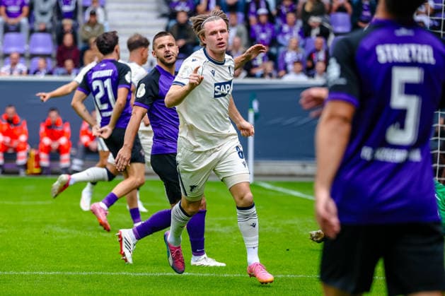 Patrick Wimmer (TSG 1899 Hoffenheim, 08) Jubel, Torjubel, jubelt ueber Tor zum 0:1, FC Erzgebirge Aue vs. TSG Hoffenheim, Fussball, DFB Pokal, 1. Runde, Saison 2026 2027, 22.08.2026,¨ DFL REGULATIONS PROHIBIT ANY USE OF PHOTOGRAPHS AS IMAGE SEQUENCES AND OR QUASI-VIDEO,¨ FC Erzgebirge Aue vs. TSG Hoffenheim, Fussball, DFB Pokal, 1. Runde, Saison 2026 2027, 22.08.2026, Aue *** Patrick Wimmer, TSG 1899 Hoffenheim, 08 Celebration, goal celebration, celebrating the 0–1 goal, FC Erzgebirge Aue vs. TSG Hoffenheim, soccer, DFB Cup, 1st round, 2026–2027 season, August 22, 2026, DFL regulations prohibit any use of photographs as image sequences and or quasi-video, FC Erzgebirge Aue vs. TSG Hoffenheim, soccer, DFB Cup, First Round, 2026–2027 Season, August 22, 2026, Aue Copyright: xEibner-Pressefoto LauraxRoemerx EP_LRR