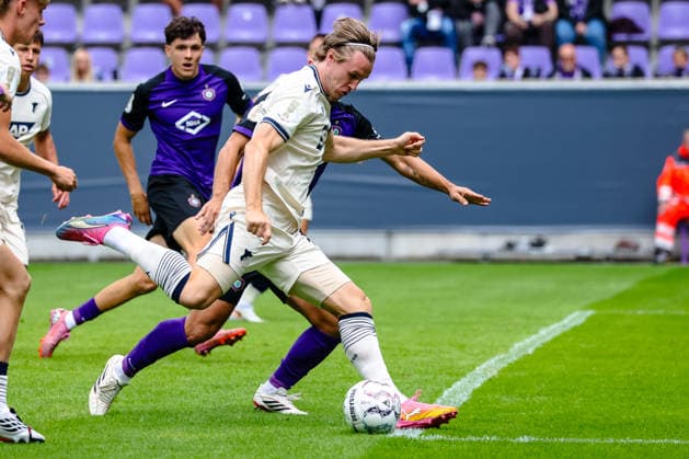 Patrick Wimmer (TSG 1899 Hoffenheim, 08) am Ball, schiesst aufs Tor, Torschuss zum 0:1, FC Erzgebirge Aue vs. TSG Hoffenheim, Fussball, DFB Pokal, 1. Runde, Saison 2026 2027, 22.08.2026,¨ DFL REGULATIONS PROHIBIT ANY USE OF PHOTOGRAPHS AS IMAGE SEQUENCES AND OR QUASI-VIDEO,¨ FC Erzgebirge Aue vs. TSG Hoffenheim, Fussball, DFB Pokal, 1. Runde, Saison 2026 2027, 22.08.2026, Aue *** Patrick Wimmer of TSG 1899 Hoffenheim, No. 08, has the ball, shoots at the goal, scoring the 0–1 goal, FC Erzgebirge Aue vs. TSG Hoffenheim, soccer, DFB Cup, 1st round, 2026–2027 season, August 22, 2026, DFL regulations prohibit any use of photographs as image sequences and or quasi-video, FC Erzgebirge Aue vs. TSG Hoffenheim, soccer, DFB Cup, Round 1, 2026–2027 Season, August 22, 2026, Aue Copyright: xEibner-Pressefoto LauraxRoemerx EP_LRR