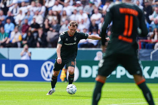 Torschuss Torchance Senne Lynen (SV Werder Bremen, 14) GER, Lüneburger SK Hansa vs. SV Werder Bremen, Fußball, DFB-Pokal, 1. Runde, Saison 2026 2027, 22.08.2026 GER, Lüneburger SK Hansa vs. SV Werder Bremen, Fußball, DFB-Pokal, 1. Runde, Saison 2026 2027, 22.08.2026 Hamburg *** Shot on Goal, Scoring Chance, Senne Lynen, SV Werder Bremen, August 14, GER, Lüneburger SK Hansa vs. SV Werder Bremen, Soccer, DFB Cup, 1st Round, 2026–2027 Season, August 22, 2026, Germany, Lüneburger SK Hansa vs. SV Werder Bremen, Soccer, DFB Cup, Round 1, 2026–2027 Season, August 22, 2026, Hamburg Copyright: xEibner-Pressefoto MarcelxvonxFehrnx EP_MFN