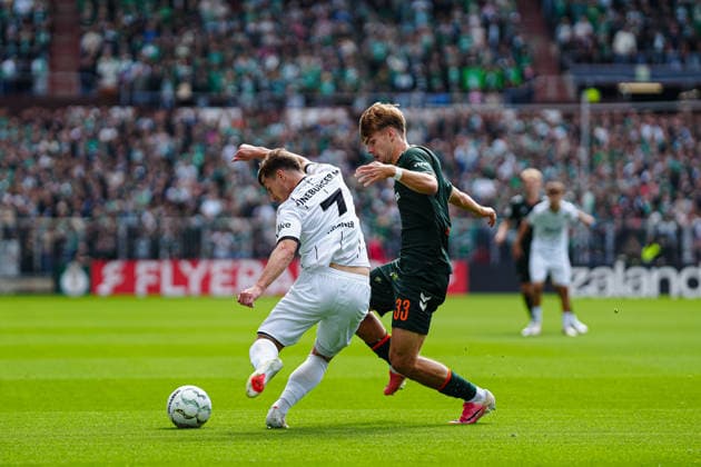 Nico Hübner (Lüneburger SK Hansa, 07), Mick Schmetgens (SV Werder Bremen, 33) GER, Lüneburger SK Hansa vs. SV Werder Bremen, Fußball, DFB-Pokal, 1. Runde, Saison 2026 2027, 22.08.2026 GER, Lüneburger SK Hansa vs. SV Werder Bremen, Fußball, DFB-Pokal, 1. Runde, Saison 2026 2027, 22.08.2026 Hamburg *** Nico Hübner, Lüneburger SK Hansa, 07; Mick Schmetgens, SV Werder Bremen, 33 GER; Lüneburger SK Hansa vs. SV Werder Bremen, Soccer, DFB Cup, 1st Round, 2026–2027 Season, August 22, 2026 GER, Lüneburger SK Hansa vs. SV Werder Bremen, Soccer, DFB Cup, 1st Round, 2026–2027 Season, August 22, 2026 Hamburg Copyright: xEibner-Pressefoto MarcelxvonxFehrnx EP_MFN
