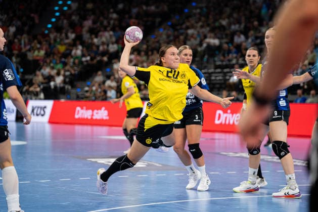 HSG Blomberg-Lippe (GER) vs. Borussia Dortmund (GER), Handball, 1. Handball Bundesliga Frauen, Rexel Supercup 2026, Saison 2026 2027, Muenchen, 22.08.2026 Merel Freriks (Borussia Dortmund, 20) im Torwurf Muenchen SAP Garden Deutschland *** HSG Blomberg Lippe (GER) vs. Borussia Dortmund (GER), Handball, Women s Handball Bundesliga 1, 2026 Rexel Super Cup, 2026–2027 Season, Munich, August 22, 2026—Merel Freriks of Borussia Dortmund scored 20 goals at the Munich SAP Garden in Germany