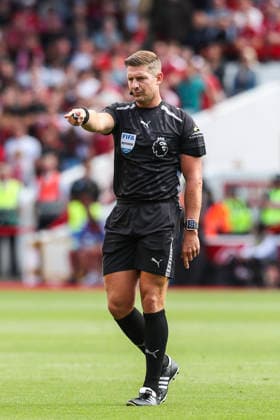 Nottingham Forest v Leeds United, Premier League Referee Rob Jones during the Nottingham Forest v Leeds United Premier League match at the City Ground, West Bridgford, England on 22 August 2026 Credit: Richard Bierton Every Second Media Editorial use only. All images are copyright Every Second Media Limited. No images may be reproduced without prior permission. All rights reserved. Premier League and Football League images are subject to licensing agreements with Football DataCo Limited. see https: www.football-dataco.com Copyright: xIMAGO EveryxSecondxMediax ESM-2109-0024 RichardxBiertonx xEveryxSecondxMediax