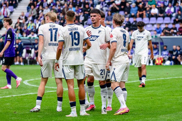 Nathan De Cat (TSG 1899 Hoffenheim, 17), Tim Lemperle (TSG 1899 Hoffenheim, 19), Albian Hajdari (TSG 1899 Hoffenheim, 21), Patrick Wimmer (TSG 1899 Hoffenheim, 08) Jubel, Torjubel, jubelt ueber Tor zum 0:3, FC Erzgebirge Aue vs. TSG Hoffenheim, Fussball, DFB Pokal, 1. Runde, Saison 2026 2027, 22.08.2026,¨ DFL REGULATIONS PROHIBIT ANY USE OF PHOTOGRAPHS AS IMAGE SEQUENCES AND OR QUASI-VIDEO,¨ FC Erzgebirge Aue vs. TSG Hoffenheim, Fussball, DFB Pokal, 1. Runde, Saison 2026 2027, 22.08.2026, Aue *** Nathan De Cat, TSG 1899 Hoffenheim, 17, Tim Lemperle, TSG 1899 Hoffenheim, 19, Albian Hajdari, TSG 1899 Hoffenheim, 21, Patrick Wimmer, TSG 1899 Hoffenheim, 08 Celebrating, goal celebration, celebrating the 0–3 goal, FC Erzgebirge Aue vs. TSG Hoffenheim, soccer, DFB Cup, 1st round, 2026–2027 season, August 22, 2026, DFL regulations prohibit any use of photographs as image sequences and or quasi-video, FC Erzgebirge Aue vs. TSG Hoffenheim, Soccer, DFB Cup, Round 1, 2026–2027 Season, August 22, 2026, Aue Copyright: xEibner-Pressefoto LauraxRoemerx EP_LRR