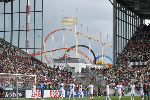 Is ja Dom In Hamburg , Lueneburger SK Hansa - SV Werder Bremen, Fussball, DFB-Pokal, DFB, 22.8.2026 DFB regulations prohibit any use of photographs as image sequences and or quasi-video Hamburg Hamburg Deutschland *** It s the Hamburg Cathedral, Lüneburg SK, Hansa SV Werder Bremen, soccer, DFB Cup, DFB, August 22, 2026. DFB regulations prohibit any use of photographs as image sequences and or quasi-video. Hamburg, Hamburg, Germany Copyright: xkolbert-press BurghardxSchreyerx