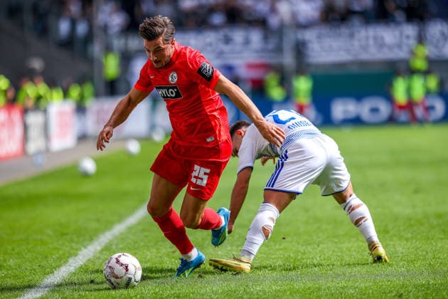 2026.08.22, xkwix, Fußball, DFB-Pokal, MSV Duisburg - SV Elversberg, Schauinsland-Reisen-Arena, 1.Runde, Saison 2026 2027: Lukas Petkov (SV Elversberg 25) gewinnt Zweikampf gegen Can Coskun (MSV Duisburg 27) DFB regulations prohibit any use of photographs as image sequences and or quasi-video. Photo: xKamilxWilkowskixPressefotoKochx Nordrhein-Westfalen Deutschland *** August 22, 2026, xkwix, Soccer, DFB Cup, MSV Duisburg vs. SV Elversberg, Schauinsland Reisen Arena, Round 1, 2026–2027 Season: Lukas Petkov (SV Elversberg, 25) wins a tackle against Can Coskun (MSV Duisburg, 27). DFB regulations prohibit any use of photographs as image sequences and or quasi-video. Photo: xKamilxWilkowskixPressefotoKochx, North Rhine-Westphalia, Germany