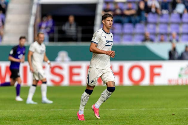 GER, Aue, Fussball, DFB-Pokal, 1. Hauptrunde, FC Erzgebirge Aue vs. TSG 1899 Hoffenheim im Bild v.l.: Adam Hlozek (TSG Hoffenheim 10), 22.08.2026, EINS Erzgebirgsstadion Aue DFB REGULATIONS PROHIBIT ANY USE OF PHOTOGRAPHS AS IMAGE SEQUENCES AND OR QUASI-VIDEO, *** GER, Aue, Soccer, DFB Cup, 1st Round, FC Erzgebirge Aue vs. TSG 1899 Hoffenheim (Pictured, from left: Adam Hlozek, TSG Hoffenheim 10), August 22, 2026, EINS Erzgebirgsstadion Aue DFB REGULATIONS PROHIBIT ANY USE OF PHOTOGRAPHS AS IMAGE SEQUENCES AND OR QUASI-VIDEO, Copyright: HMBxMedia PaulxFritz