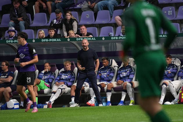 22.08.2026, eins Erzgebirgsstadion, Aue, GER, DFB Pokal, Erzgebirge Aue vs TSG Hoffenheim , Trainer Christian Ilzer (Hoffenheim) (Photo by Hasan Bratic DeFodi Images) - *** August 22, 2026, Erzgebirgsstadion, Aue, GER, DFB Cup, Erzgebirge Aue vs. TSG Hoffenheim, Coach Christian Ilzer (Hoffenheim). Photo by Hasan Bratic, DeFodi Images