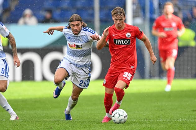 v. li. im Zweikampf Joshua Bitter (Duisburg 29) Cole Campbell (Elversberg 39) 22.08.2026 ¢ Fussball ¢ MSV Duisburg vs SV Elversberg ¢ DFB-Pokal, Schauinsland-Reisen-Arena, Duisburg, DFB DFL REGULATIONS PROHIBIT ANY USE OF PHOTOGRAPHS AS IMAGE SEQUENCES AND OR QUASI-VIDEO NRW Germany *** From left in a one-on-one duel: Joshua Bitter (Duisburg), 29; Cole Campbell (Elversberg), 39; 22 08 2026 ¢ Soccer ¢ MSV Duisburg vs. SV Elversberg ¢ DFB Cup, Schauinsland Reisen Arena, Duisburg, DFB DFL REGULATIONS PROHIBIT ANY USE OF PHOTOGRAPHS AS IMAGE SEQUENCES AND OR QUASI-VIDEO NRW Germany Copyright: xpepphotox xHorstxMauelshagenx pep00321, pep_20260822_hm