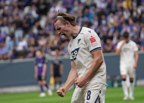 22.08.2026, eins Erzgebirgsstadion, Aue, GER, DFB Pokal, Erzgebirge Aue vs TSG Hoffenheim , Patrick Wimmer (Hoffenheim) freut sich ueber das Tor zum 0:2. (Photo by Hasan Bratic DeFodi Images) - *** August 22, 2026, Erzgebirgsstadion, Aue, GER, DFB Cup, Erzgebirge Aue vs. TSG Hoffenheim; Patrick Wimmer of Hoffenheim celebrates scoring the goal to make it 0–2. Photo by Hasan Bratic, DeFodi Images
