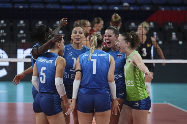Germany v Slovenia - CEV Women s European Volleyball Championship ISTANBUL, TURKIYE - AUGUST 22: Slovenia s players celebrate after a score during their Pool A opening match of the 2026 CEV Women s European Volleyball Championship at Sinan Erdem Sports Hall in Istanbul, Turkiye, on August 22, 2026. Bunyamin Celik Anadolu Istanbul Turkey. Editorial use only. Please get in touch for any other usage.  Copyright: x2026xAnadoluxBunyaminxCelikx