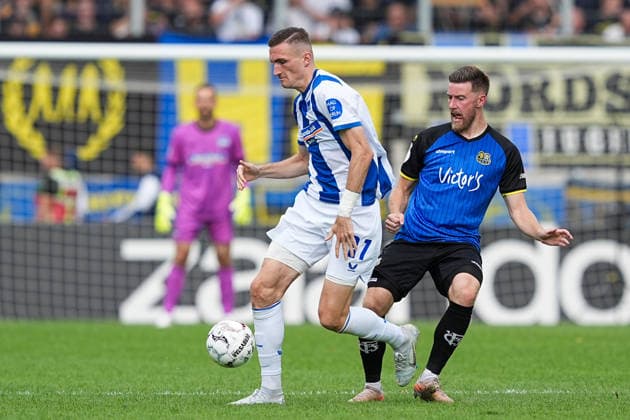 22.08.2026, xydrx, Fußball, DFB Pokal, 1. FC Saarbrücken - Hertha BSC, Saison 2026 2027, Ludwigsparkstadion: Niklas Kolbe (Hertha BSC, 27) im Zweikampf gegen Christian Kuehlwetter (1.FC Saarbruecken, 10) DFB regulations prohibit any use of photographs as image sequences and or quasi-video. *** August 22, 2026, xydrx, Soccer, DFB Cup, 1. FC Saarbrücken vs. Hertha BSC, 2026–2027 season, Ludwigsparkstadion, Niklas Kolbe (Hertha BSC), No. 27 in a tackle against Christian Kuehlwetter (1 FC Saarbrücken), No. 10. DFB regulations prohibit any use of photographs as image sequences and or quasi-video. Copyright: HMBxMedia YannisxDreimann
