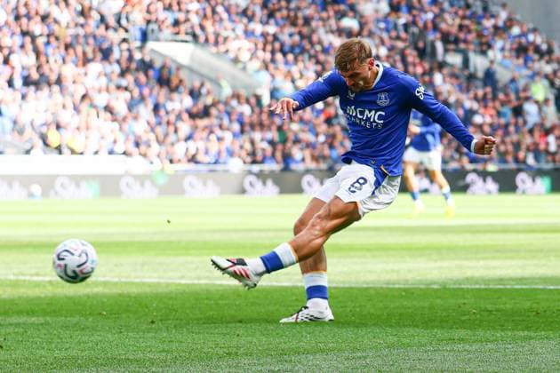 Kiernan Dewsbury-Hall of Everton scores to make it 1-0 and celebrates Everton v Crystal Palace, Premier League Football, Football, Hill Dickinson Stadium, Liverpool, UK - 22 Aug 2026Liverpool Hill Dickinson Stadium United Kingdom EDITORIAL USE ONLY No use with unauthorised audio, video, data, fixture lists, club league logos or live services. Online in-match use limited to 120 images, no video emulation. No use in betting, games or single club league player publications.  Copyright: xPaulxCurrie Shutterstockx 17111730bh