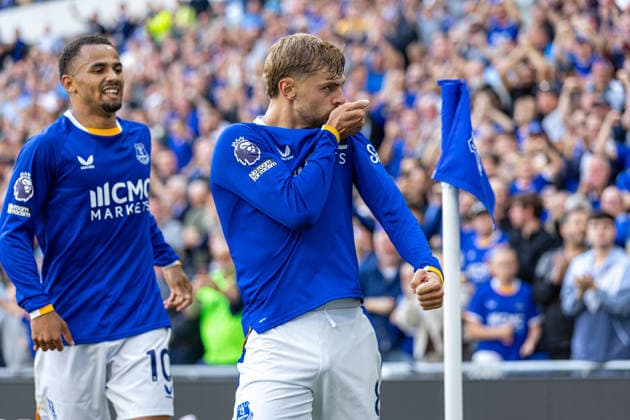 Football - FA Premier League - Everton FC v Crystal Palace FC LIVERPOOL, ENGLAND - Saturday, August 22, 2026: Everton s Kiernan Dewsbury-Hall celebrates after scoring the first goal during the FA Premier League match between Everton FC and Crystal Palace FC at Bramley-Moore Dock. (Photo by David Rawcliffe Propaganda) LIVERPOOL Bramley-Moore Dock MERSEYSIDE ENGLAND  Copyright: xDavidxRawcliffex P2026-08-22-Everton_Crystal-34