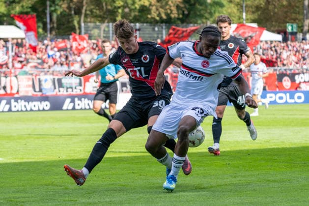 Zweikampf zwischen Alexander Prokopenko (Viktoria Koeln, 30) und Mohamed Ali Zoma (1. FC Nuernberg, 23). Viktoria Koeln vs. 1. FC Nuernberg, Fussball, DFB-Pokal, 1. Runde, Saison 2026 2027, 22.08.2026 DFL DFB Regulations prohibit any use of Photographs as image sequences and or Quasivideo Viktoria Koeln vs. 1. FC Nuernberg, Fussball, DFB-Pokal, 1. Runde, Saison 2026 2027, 22.08.2026 Koeln *** Tackle between Alexander Prokopenko of Viktoria Cologne, 30, and Mohamed Ali Zoma of 1. FC Nuremberg, 23; Viktoria Cologne vs. 1. FC Nuremberg, Soccer, DFB Cup, 1st Round, 2026–2027 Season, August 22, 2026 DFL DFB regulations prohibit any use of photographs as image sequences and or quasi-video Viktoria Cologne vs. 1. FC Nuremberg, soccer, DFB Cup, Round 1, 2026–2027 season, August 22, 2026, Cologne Copyright: xEibner-Pressefoto ThomasxHaeslerx EP_THR