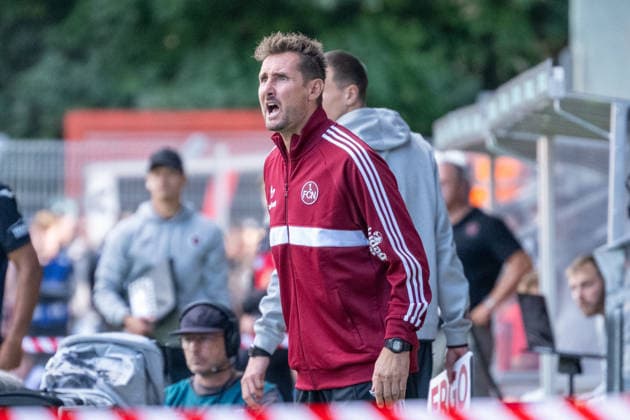 Miroslav Klose (1. FC Nuernberg, Trainer) gibt seiner Mannschaft Anweisungen. Viktoria Koeln vs. 1. FC Nuernberg, Fussball, DFB-Pokal, 1. Runde, Saison 2026 2027, 22.08.2026 DFL DFB Regulations prohibit any use of Photographs as image sequences and or Quasivideo Viktoria Koeln vs. 1. FC Nuernberg, Fussball, DFB-Pokal, 1. Runde, Saison 2026 2027, 22.08.2026 Koeln *** Miroslav Klose, 1. FC Nuremberg coach, gives instructions to his team. Viktoria Cologne vs. 1. FC Nuremberg, Soccer, DFB Cup, 1st Round, 2026–2027 Season, August 22, 2026 DFL and DFB regulations prohibit any use of photographs as image sequences and or quasi-video Viktoria Cologne vs. 1 FC Nuremberg, soccer, DFB Cup, 1st round, 2026–2027 season, August 22, 2026 Cologne Copyright: xEibner-Pressefoto ThomasxHaeslerx EP_THR
