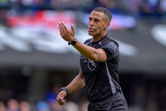 IPSWICH, ENGLAND AUGUST 22 - Referee Farai Hallam during the Premier League game between Ipswich Town and Sunderland at Portman Road on August 22, 2026 in Ipswich, England. (Photo by Keeran Marquis Sports Press Photo)  Copyright: xKeeranxMarquis SPPx Sportspressphoto_SPR212384