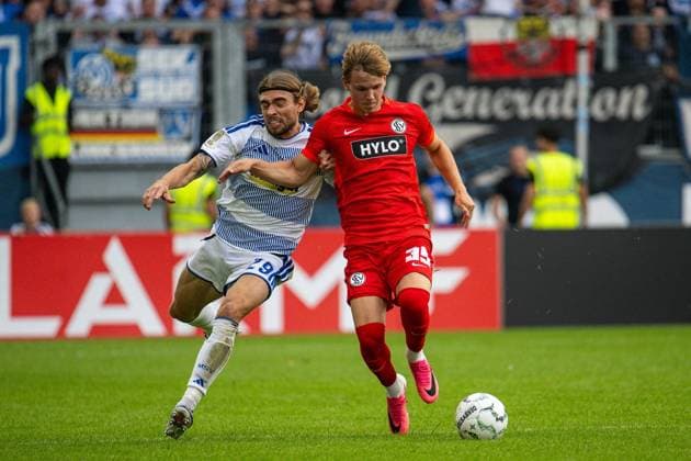 DFB-Pokal MSV Duisburg - SV Elversberg ** NUR FÜR REDAKTIONELLE ZWECKE ** EDITORIAL USE ONLY **<p>Fußball DFB-Pokal MSV Duisburg - SV Elversberg am 22.08.26 in der Schauinsland-Reisen Arena in Duisburg Joshua Bitter ( Duisburg ) Duisburg Copyright: JakobxKlos *** DFB Cup: MSV Duisburg vs. SV Elversberg ** FOR EDITORIAL USE ONLY ** EDITORIAL USE ONLY ** p Soccer DFB Cup MSV Duisburg vs. SV Elversberg on August 22, 2026, at the Schauinsland Reisen Arena in Duisburg Joshua Bitter Duisburg Duisburg Copyright JakobxKlos Copyright: JakobxKlos doc879rbesrz48tnox1deg ,EDITORIAL USE ONLY