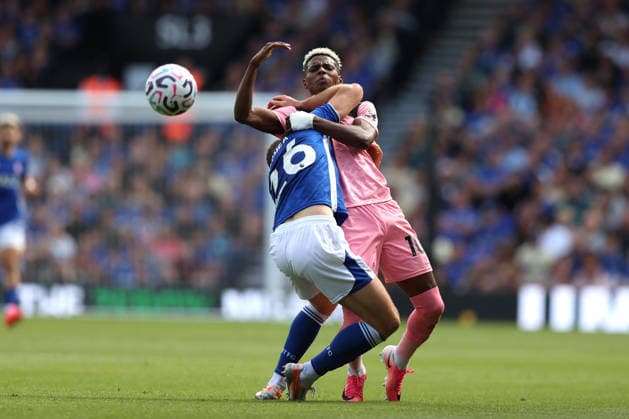 Ipswich Town v Sunderland 22 August 2026 Ipswich, Premier League Football - Ipswich Town v Sunderland - Dara O Shea of Ipswich Town grapples with Nilson Angulo of Sunderland - (Photo by Mark Leech). Ipswich UK *** Ipswich Town gegen Sunderland, 22. August 2026, Ipswich, Premier League, Fußball: Ipswich Town gegen Sunderland – Dara O’Shea von Ipswich Town im Zweikampf mit Nilson Angulo von Sunderland. Foto: Mark Leech, Ipswich, Großbritannien  Copyright: xMarkxLeechxOffside