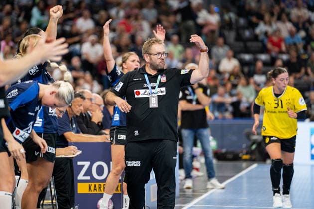 HSG Blomberg-Lippe (GER) vs. Borussia Dortmund (GER), Handball, 1. Handball Bundesliga Frauen, Rexel Supercup 2026, Saison 2026 2027, Muenchen, 22.08.2026 Steffen Birkner (HSG Blomberg-Lippe, Trainer) freut sich nach einem Tor Muenchen SAP Garden Deutschland *** HSG Blomberg Lippe (GER) vs. Borussia Dortmund (GER), Handball, Women s Handball Bundesliga 1, 2026 Rexel Supercup, 2026–2027 Season, Munich, August 22, 2026: Steffen Birkner, coach of HSG Blomberg Lippe, celebrates after a goal at the SAP Garden in Munich, Germany