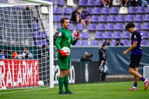 Martin Maennel (FC Erzgebirge Aue, 01) gibt Anweisungen, gestikuliert, FC Erzgebirge Aue vs. TSG Hoffenheim, Fussball, DFB Pokal, 1. Runde, Saison 2026 2027, 22.08.2026,¨ DFL REGULATIONS PROHIBIT ANY USE OF PHOTOGRAPHS AS IMAGE SEQUENCES AND OR QUASI-VIDEO,¨ FC Erzgebirge Aue vs. TSG Hoffenheim, Fussball, DFB Pokal, 1. Runde, Saison 2026 2027, 22.08.2026, Aue *** Martin Maennel of FC Erzgebirge Aue, No. 01, gives instructions and gestures; FC Erzgebirge Aue vs. TSG Hoffenheim, soccer, DFB Cup, 1st Round, 2026–2027 season, August 22, 2026, DFL regulations prohibit any use of photographs as image sequences and or quasi-video, FC Erzgebirge Aue vs. TSG Hoffenheim, soccer, DFB Cup, Round 1, 2026–2027 Season, August 22, 2026, Aue Copyright: xEibner-Pressefoto LauraxRoemerx EP_LRR