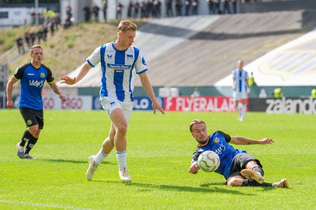 22.08.2026, xydrx, Fußball, DFB Pokal, 1. FC Saarbrücken - Hertha BSC, Saison 2026 2027, Ludwigsparkstadion: Julian Eitschberger (Hertha BSC, 2) Niko Bretschneider (1.FC Saarbruecken, 28) DFB regulations prohibit any use of photographs as image sequences and or quasi-video. *** August 22, 2026, xydrx, Soccer, DFB Cup, 1. FC Saarbrücken vs. Hertha BSC, 2026–2027 season, Ludwigsparkstadion, Julian Eitschberger (Hertha BSC), 2 Niko Bretschneider (1 FC Saarbrücken), 28 DFB regulations prohibit any use of photographs as image sequences and or quasi-video Copyright: HMBxMedia YannisxDreimann