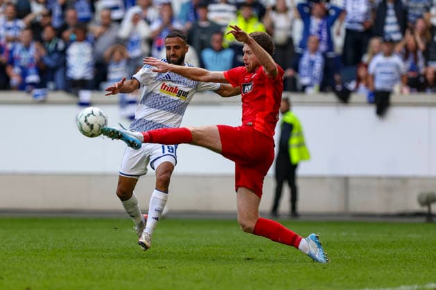 22.08.2026, GER, Fussball, Herren, DFB-Pokal, Saison 2026 2027, MSV Duisburg - SV Elversberg Ramien Safi (Duisburg) und Florian Le Joncour (SVE) Duisburg schauinsland-reisen Arena Nordrhein-Westfalen Deutschland *** August 22, 2026, GER, Soccer, Men s, DFB Cup, 2026–2027 Season, MSV Duisburg vs. SV Elversberg, Ramien Safi (Duisburg) and Florian Le Joncour (SVE Duisburg), Schauinsland Arena, North Rhine-Westphalia, Germany Copyright: xAdrianxSchlüterx