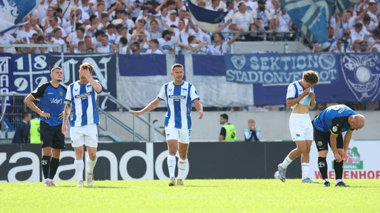 22.08.2026, xrekx, Fussball DFB Pokal 1.Runde, 1.FC Saarbruecken - Hertha BSC Berlin v.l. Paul Seguin (Hertha BSC) erzielt das Tor, Treffer, scores the goal zum 0:1 (DFL DFB REGULATIONS PROHIBIT ANY USE OF PHOTOGRAPHS as IMAGE SEQUENCES and or QUASI-VIDEO) Saarbruecken *** August 22, 2026, xrekx, Soccer DFB Cup First Round, 1. FC Saarbrücken vs. Hertha BSC Berlin – Paul Seguin of Hertha BSC scores the goal, making the score 0–1. DFL and DFB regulations prohibit any use of photographs as image sequences and or quasi-video. Saarbrücken