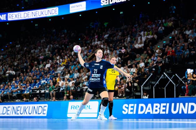 Muenchen: HBF Super Cup 2026 - HSG Blomberg-Lippe - Borussia Dortmund Nuria Bucher (Blomberg) Muenchen SAP Garden Bayern Deutschland *** Munich Central Station Super Cup 2026 HSG Blomberg Lippe Borussia Dortmund Nuria Bucher Blomberg Munich SAP Garden Bavaria Germany
