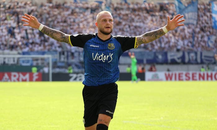 22.08.2026, Fussball, Herren, DFB-Pokal, 1. Runde, Saison 2026 2027, 1. FC Saarbrücken - Hertha BSC Berlin, Philip Fahrner (1. FC Saarbruecken) bejubelt sein Tor zum 1:1 Saarbrücken Ludwigsparkstadion Saarland Deutschland *** August 22, 2026, Soccer, Men s, DFB Cup, 1st Round, 2026–2027 Season, 1 FC Saarbrücken vs. Hertha BSC Berlin, Philip Fahrner of 1 FC Saarbrücken celebrates his goal to tie the game at 1–1 at the Ludwigsparkstadion in Saarbrücken, Saarland, Germany Copyright: xFabianxKleerx