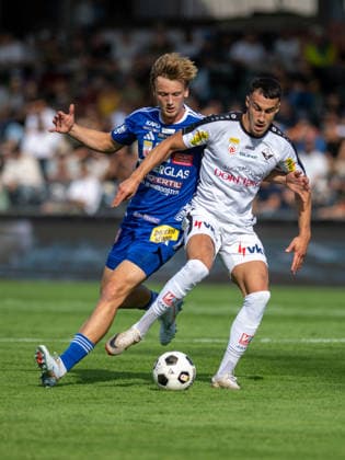 SOCCER - BL, Altach vs Hartberg ALTACH,AUSTRIA,22.AUG.26 - SOCCER - ADMIRAL Bundesliga, SCR Altach vs TSV Hartberg. Image shows Konstantin Schopp (Hartberg) and Srdan Hrstic (Altach).  GEPAxpictures xOliverxLerch