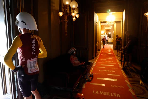 French rider Paul Purselin (Cofidis) waits for the start inside Monte Carlo s casino during Tour of Spain s first stage, a 9.4 kilometers time trial in Monaco. First stage. Time trial in Monaco (9.4 km) !ACHTUNG: NUR REDAKTIONELLE NUTZUNG!  Copyright: xJavierxLizónx GRAF3225 20260822-55021202939_1