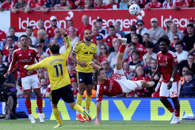 Nottingham Forest FC v Leeds United - Premier League 2026 27 James McAtee of Nottingham Forest and Brenden Aaronson of Leeds United challenge during the Premier League match between Nottingham Forest and Leeds United at City Ground on August 22, 2026 in Nottingham, England. WARNING! This Photograph May Only Be Used For Newspaper And Or Magazine Editorial Purposes. May Not Be Used For Publications Involving 1 player, 1 Club Or 1 Competition Without Written Authorisation From Football DataCo Ltd. For Any Queries, Please Contact Football DataCo Ltd on +44 (0) 207 864 9121 Nottingham City Ground England United Kingdom Copyright: xAllstarxPicturexLibraryxLtdx