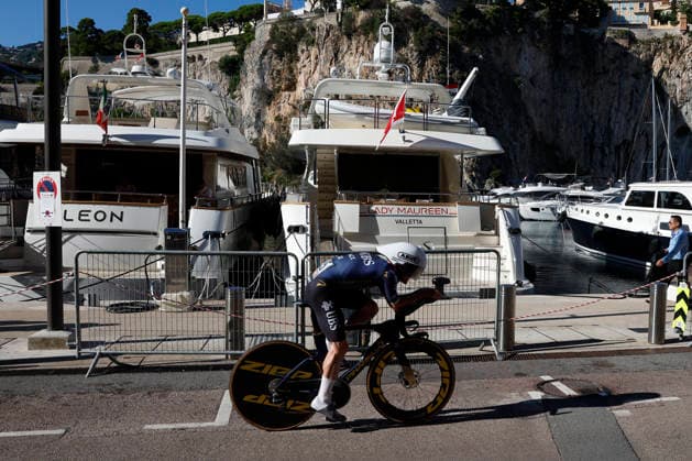 Irish rider Edward Dunbar (Pinarello-Q36.5 Pro Cycling) in action during Tour of Spain s first stage, a 9.4 kilometers time trial in Monaco, 22 August 2026. First stage. Time trial in Monaco (9.4 km) !ACHTUNG: NUR REDAKTIONELLE NUTZUNG!  Copyright: xJavierxLizónx GRAF3242 20260822-55021202970_1
