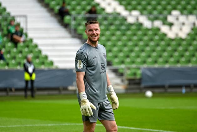 Marcel Pfaar (SV Hemelingen, 01) lacht SV Hemelingen vs. Hannover 96, Fussball, DFB-Pokal, 1. Runde, Saison 2026 2027, 22.08.2026, SV Hemelingen vs. Hannover 96, Fussball, DFB-Pokal, 1. Runde, Saison 2026 2027, 22.08.2026 Bremen *** Marcel Pfaar, SV Hemelingen, 01: SV Hemelingen vs. Hannover 96, Soccer, DFB Cup, 1st Round, 2026–2027 Season, August 22, 2026, SV Hemelingen vs. Hannover 96, Soccer, DFB Cup, 1st Round, 2026–2027 Season, August 22, 2026, Bremen Copyright: xEibner-Pressefoto RobertxGertzenx EP_RGN