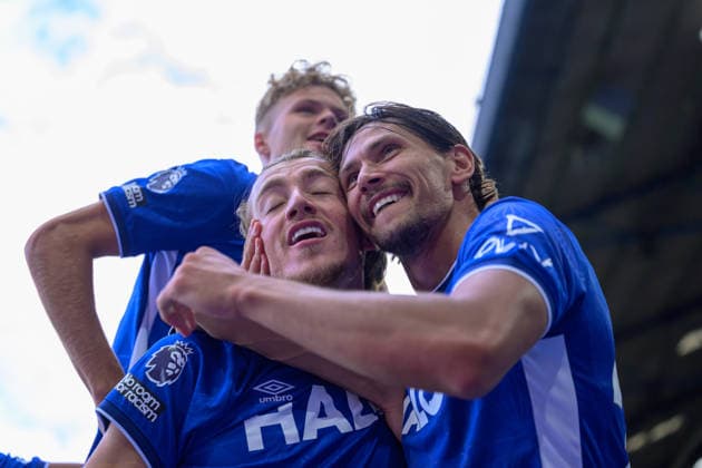 IPSWICH, ENGLAND AUGUST 22 - Jack Clarke of Ipswich Town and Sasa Lukic of Ipswich Town celebrating scoring the team s second goal during the Premier League game between Ipswich Town and Sunderland at Portman Road on August 22, 2026 in Ipswich, England. (Photo by Keeran Marquis Sports Press Photo)  Copyright: xKeeranxMarquis SPPx Sportspressphoto_SPR212410
