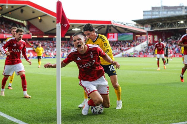 Nottingham Forest v Leeds United, Premier League Nikola Milenkovic of Nottingham Forest is fouled by Harry Wilson of Leeds United during the Nottingham Forest v Leeds United Premier League match at the City Ground, West Bridgford, England on 22 August 2026 Credit: Richard Bierton Every Second Media Editorial use only. All images are copyright Every Second Media Limited. No images may be reproduced without prior permission. All rights reserved. Premier League and Football League images are subject to licensing agreements with Football DataCo Limited. see https: www.football-dataco.com Copyright: xIMAGO EveryxSecondxMediax ESM-2109-0031 RichardxBiertonx xEveryxSecondxMediax