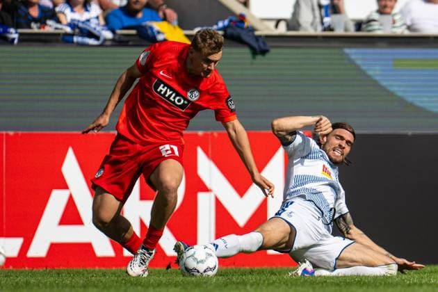 DFB-Pokal MSV Duisburg - SV Elversberg ** NUR FÜR REDAKTIONELLE ZWECKE ** EDITORIAL USE ONLY **<p>Fußball DFB-Pokal MSV Duisburg - SV Elversberg am 22.08.26 in der Schauinsland-Reisen Arena in Duisburg Joshua Bitter ( Duisburg ) Duisburg Copyright: JakobxKlos *** DFB Cup: MSV Duisburg vs. SV Elversberg ** FOR EDITORIAL USE ONLY ** EDITORIAL USE ONLY ** p Soccer DFB Cup MSV Duisburg vs. SV Elversberg on August 22, 2026, at the Schauinsland Reisen Arena in Duisburg Joshua Bitter Duisburg Duisburg Copyright JakobxKlos Copyright: JakobxKlos doc879s1ac633d1neppy1nse ,EDITORIAL USE ONLY