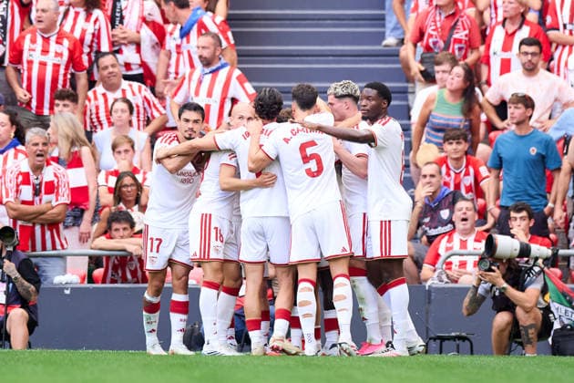 August 22, 2026, Bilbao, Vizcaya, SPAIN: Joaquin Martinez Oso of Sevilla FC celebrates after scoring the team s first goal during the LaLiga EA Sports match between Athletic Club and Sevilla FC at San Mames on August 22, 2026, in Bilbao, Spain. Bilbao SPAIN - ZUMAa181 20260822_zaa_a181_122 Copyright: xRicardoxLarreinax