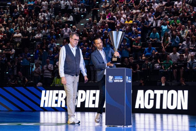 HSG Blomberg-Lippe (GER) vs. Borussia Dortmund (GER), Handball, 1. Handball Bundesliga Frauen, Rexel Supercup 2026, Saison 2026 2027, Muenchen, 22.08.2026 Der Supercup-Pokal Muenchen SAP Garden Deutschland *** HSG Blomberg Lippe (GER) vs. Borussia Dortmund (GER), Handball, Women s Handball Bundesliga 1, 2026 Rexel Super Cup, 2026–2027 Season, Munich, August 22, 2026, The Super Cup Trophy, Munich, SAP Garden, Germany