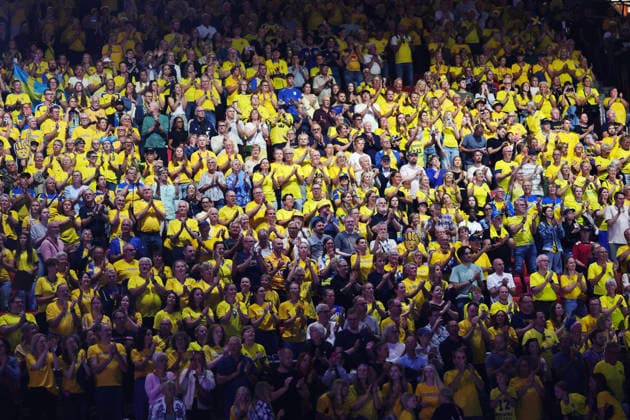 GÖTEBORG, SVERIGE 20260822 Svenska fans pa läktaren under fredagens match i grupp D mellan Sverige och Slovakien under damernas volleyboll-EM i Scandinavium. GÖTEBORG SVERIGE x9200x *** GOTHENBURG, SWEDEN 20260822 Swedish fans in the stands during Friday s Group D match between Sweden and Slovakia at the Women s European Volleyball Championship at Scandinavium, GOTHENBURG, SWEDEN x9200x  Copyright: xAdamxIhse TTx VOLLEYBOLL-EM 2026 SVERIGE-SLOVAKIEN