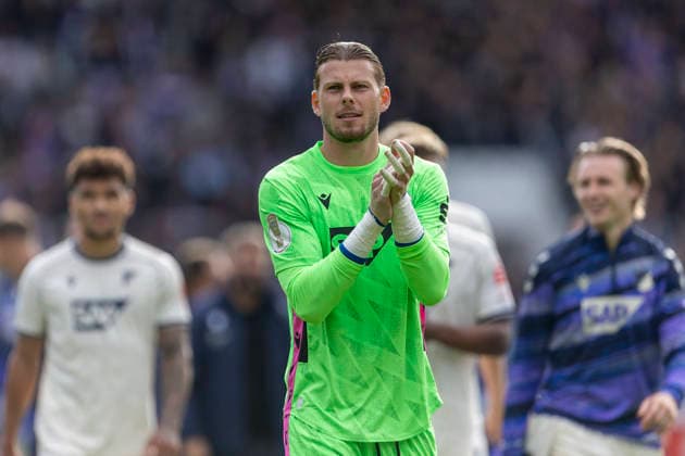 GER, Aue, Fussball, DFB-Pokal, 1. Hauptrunde, FC Erzgebirge Aue vs. TSG 1899 Hoffenheim im Bild v.l.: Luca Philipp (TSG Hoffenheim 37), applaudiert nach Abpfiff 22.08.2026, EINS Erzgebirgsstadion Aue DFB REGULATIONS PROHIBIT ANY USE OF PHOTOGRAPHS AS IMAGE SEQUENCES AND OR QUASI-VIDEO, *** GER, Aue, Soccer, DFB Cup, 1st Round, FC Erzgebirge Aue vs. TSG 1899 Hoffenheim (pictured, from left): Luca Philipp (TSG Hoffenheim, 37) applauds after the final whistle on August 22, 2026, EINS Erzgebirgsstadion, Aue. DFB regulations prohibit any use of photographs as image sequences and or quasi-video, Copyright: HMBxMedia PaulxFritz