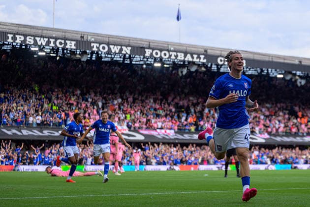 IPSWICH, ENGLAND AUGUST 22 - Jack Clarke of Ipswich Town scores the team s second goal to make score 2-1 during the Premier League game between Ipswich Town and Sunderland at Portman Road on August 22, 2026 in Ipswich, England. (Photo by Keeran Marquis Sports Press Photo)  Copyright: xKeeranxMarquis SPPx Sportspressphoto_SPR212422
