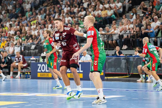 Fuechse Berlin (GER) vs SC Magdeburg (GER), Handball, 1. Handball Bundesliga Herren, Rexel Supercup 2026, Saison 2026 2027, Muenchen, 22.08.2026 Mijajlo Marsenic (Fuechse Berlin, 93) im Angriff Muenchen SAP Garden Deutschland *** Fuechse Berlin GER vs. SC Magdeburg GER, Handball, Men s Handball Bundesliga 1, 2026 Rexel Super Cup, 2026–2027 Season, Munich, August 22, 2026, Mijajlo Marsenic, Füchse Berlin, 93 on offense, Munich SAP Garden, Germany