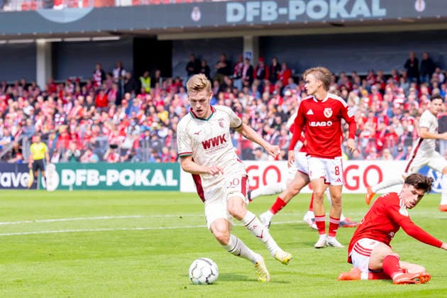 Germany, Cottbus, LEAG Energie Stadion, 22.08.2026, DFB Pokal 2026 27, 1. Runde, FC Energie Cottbus vs. FC Augsburg, Anton Kade (FC Augsburg), Photo by Eibner Pressefoto Tino Henschel DFB Pokal 2026 27, 1. Runde, FC Energie Cottbus vs. FC Augsburg Cottbus *** Germany, Cottbus, LEAG Energie Stadium, August 22, 2026, 2026–27 DFB Cup, First Round, FC Energie Cottbus vs. FC Augsburg, Anton Kade (FC Augsburg), Photo by Eibner Pressefoto, Tino Henschel, 2026–27 DFB Cup, First Round, FC Energie Cottbus vs. FC Augsburg, Cottbus Copyright: xEibnerxPressefotox