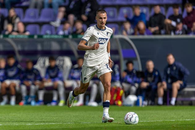 GER, Aue, Fussball, DFB-Pokal, 1. Hauptrunde, FC Erzgebirge Aue vs. TSG 1899 Hoffenheim im Bild v.l.: Tim Lemperle (TSG Hoffenheim 19), Aktion mit Ball 22.08.2026, EINS Erzgebirgsstadion Aue DFB REGULATIONS PROHIBIT ANY USE OF PHOTOGRAPHS AS IMAGE SEQUENCES AND OR QUASI-VIDEO, *** GER, Aue, Soccer, DFB Cup, 1st Round, FC Erzgebirge Aue vs. TSG 1899 Hoffenheim in the photo (from left): Tim Lemperle (TSG Hoffenheim 19), in action with the ball, August 22, 2026, EINS Erzgebirgsstadion, Aue. DFB regulations prohibit any use of photographs as image sequences and or quasi-video, Copyright: HMBxMedia PaulxFritz