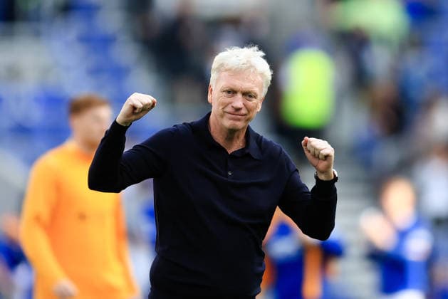 Liverpool, England, 22nd August 2026. David Moyes, Manager of Everton, acknowledges the fans following victory in the Everton vs Crystal Palace Premier League match at Hill Dickinson Stadium, Liverpool. Picture credit should read: Jessica Hornby Sportimage EDITORIAL USE ONLY. No use with unauthorised audio, video, data, fixture lists, club league logos or live services. Online in-match use limited to 120 images, no video emulation. No use in betting, games or single club league player publications. SPI_034_JH_EVERTON_CRYSTAL_PALACE SPI-4926-0034